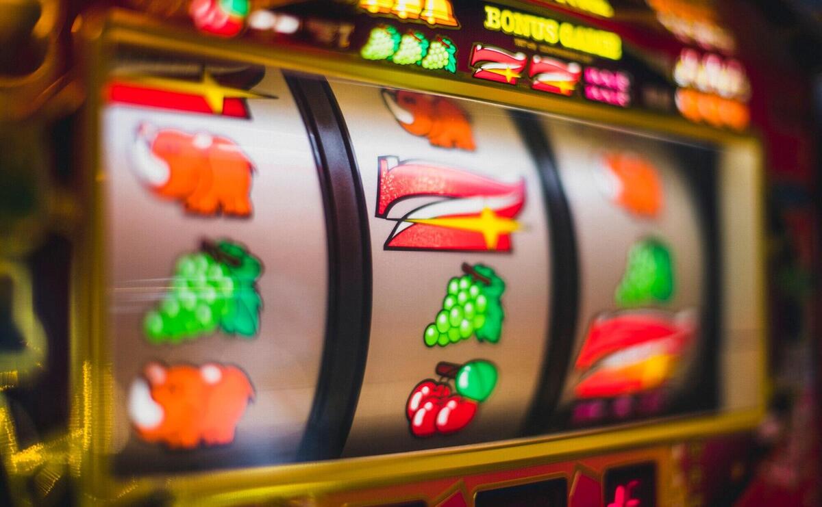 Online Slot Gambling: A Thrilling Experience with Opportunities and Risks